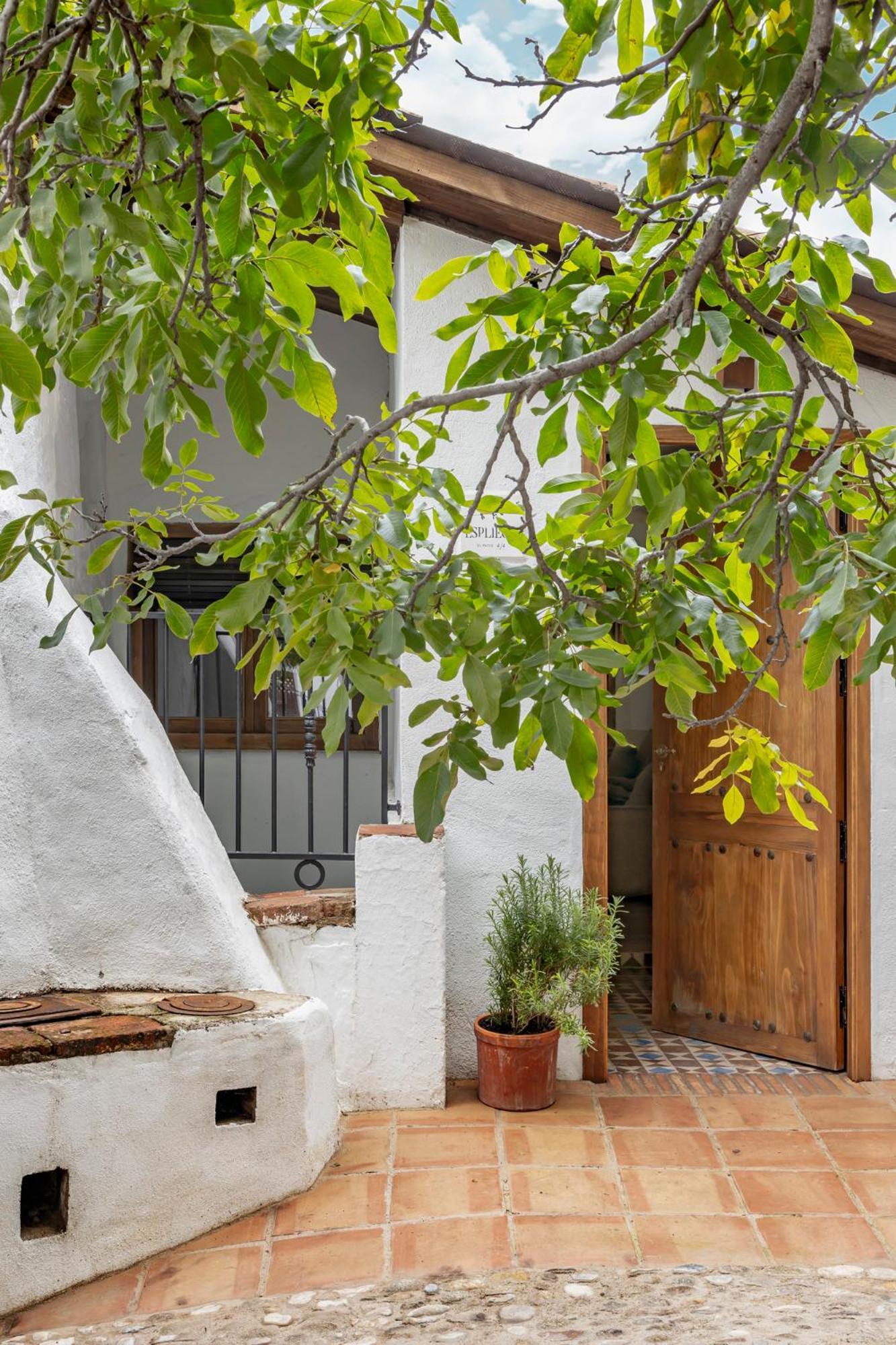 Apartamentos Turisticos El Patio Del Nogal Guadalupe  Exterior foto